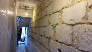 Ravalement -mur-interieur-en-pierre-Bordeaux