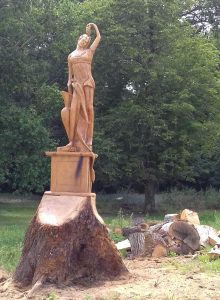 Sculpture-sur-arbre-Chateau-Nouret-CIvrac-Medoc-2